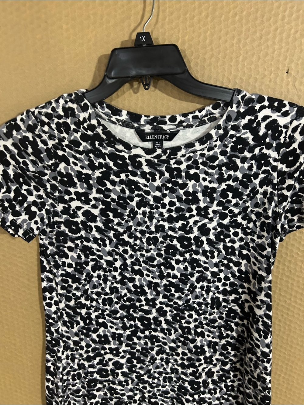 Ellen Tracy Black and Gray Animal Print Top - Picture 3 of 4